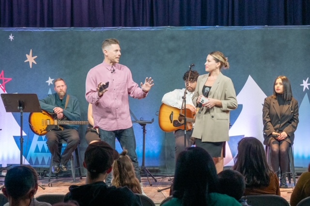 Christmas at The Refinery, Graves